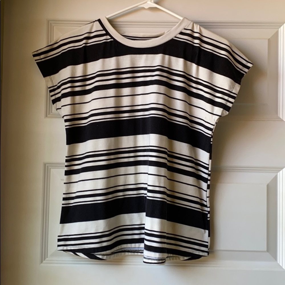 women’s tee
